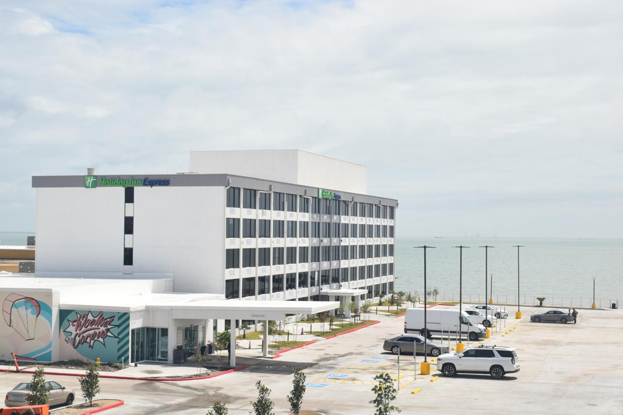 Holiday Inn Express Corpus Christi - Beachfront By Ihg Exterior foto